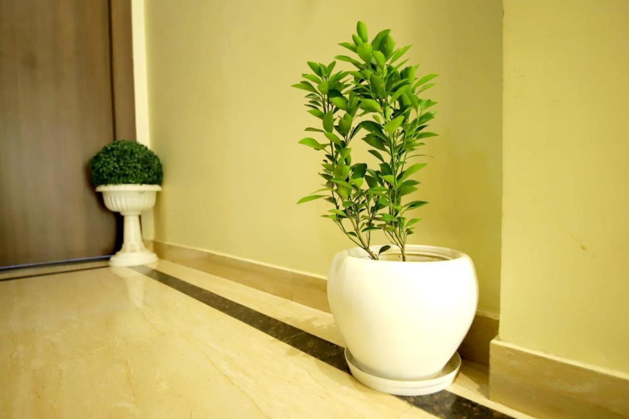 Hotel Blue Star Varanasi Exteriör bild