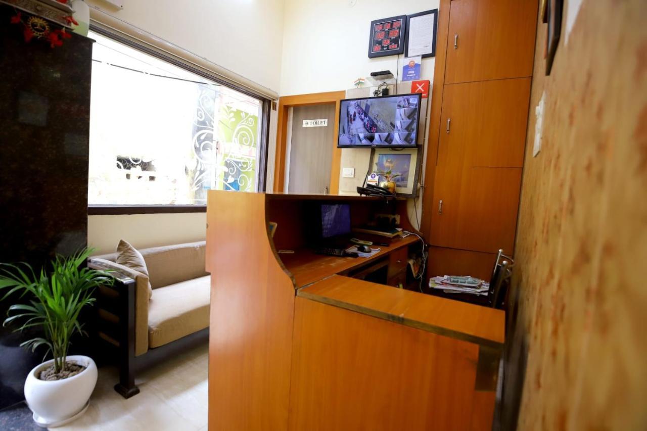 Hotel Blue Star Varanasi Exteriör bild