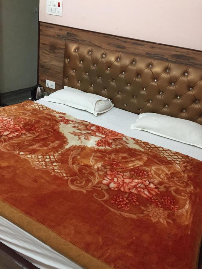 Hotel Blue Star Varanasi Exteriör bild