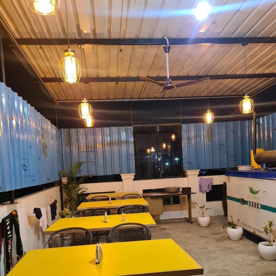 Hotel Blue Star Varanasi Exteriör bild