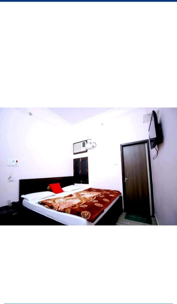 Hotel Blue Star Varanasi Exteriör bild